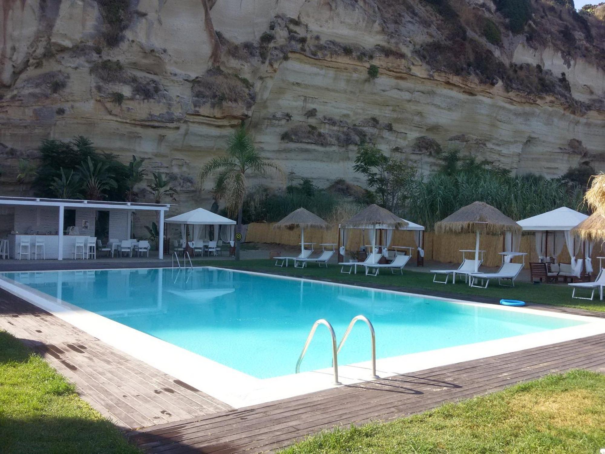 Borgo Di Riaci Beach Resort Santa Domenica  Εξωτερικό φωτογραφία