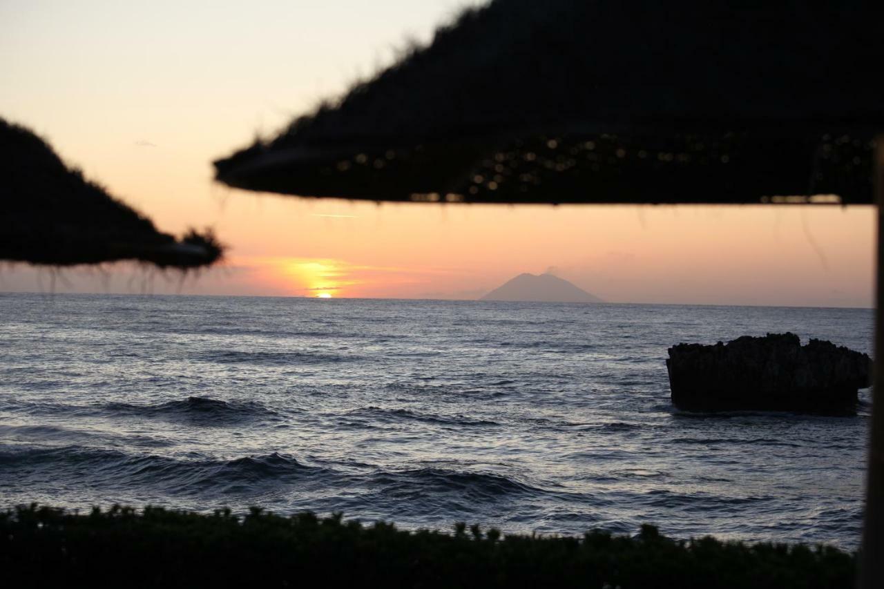 Borgo Di Riaci Beach Resort Santa Domenica  Εξωτερικό φωτογραφία