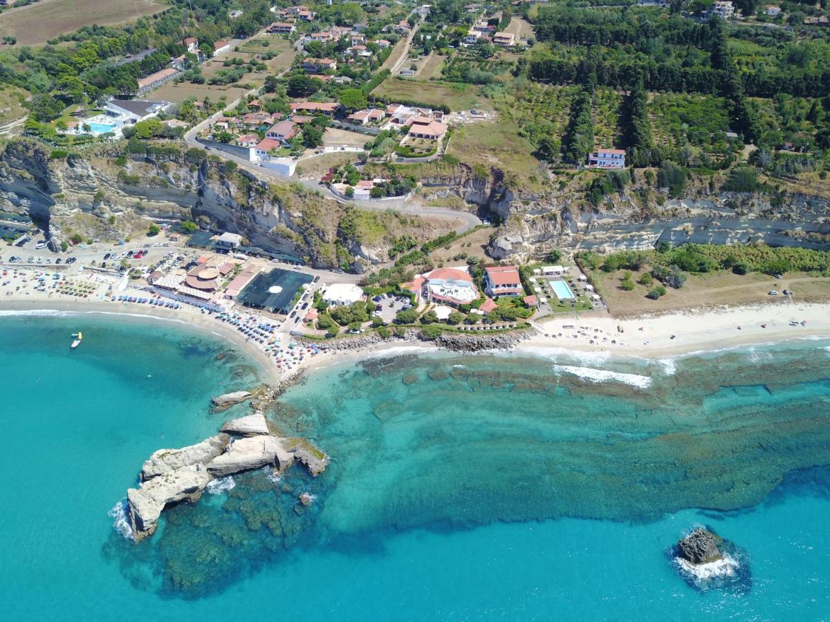 Borgo Di Riaci Beach Resort Santa Domenica  Εξωτερικό φωτογραφία